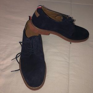 Navy Tommy Hilfiger lace up dress shoes